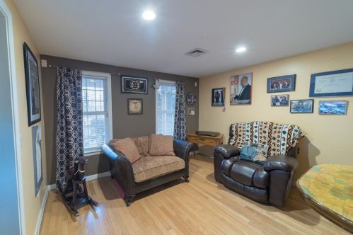 23 Swifts Bch Rd, Wareham MA 02571-1924 exterior