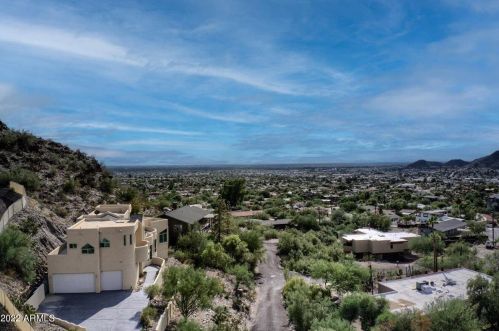 1825 Cinnabar Ave, Phoenix AZ  85020-1916 exterior