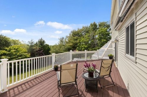 11 Bay Cliff Cir, Plymouth MA 02360-1458 exterior