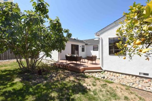 1928 Trombas Ave, San Leandro CA 94577-6127 exterior