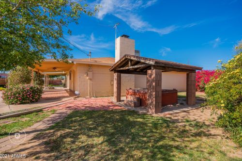 6243 Camelback Rd, Phoenix AZ 85033-1534 exterior