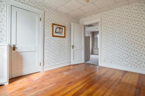 10 Burke St, Fall River MA 02720-6903 exterior