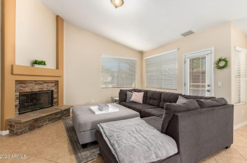 4342 Abraham Ln, Phoenix AZ  85050-6895 exterior