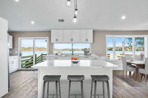 1337 Bay St, Taunton MA 02780-2521 exterior