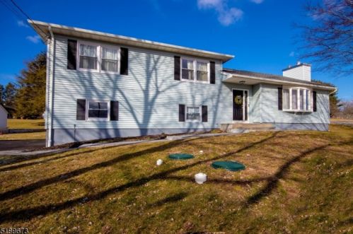 1 Mountain View Dr, Wantage NJ  07461-3032 exterior