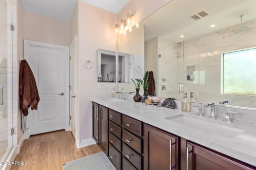 1646 Blaylock Dr, Phoenix AZ 85085-6323 exterior