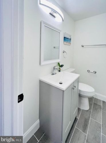 6247 Hazel Ave, Philadelphia, PA 19143-1022