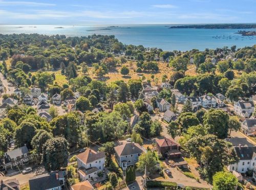 12 Baker Ave, Beverly MA 01915-3504 exterior