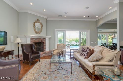 5621 Calle Camelia, Phoenix AZ 85018-4617 exterior