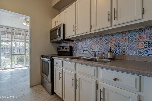 1817 38 Dr, Phoenix AZ 85053-5407 exterior