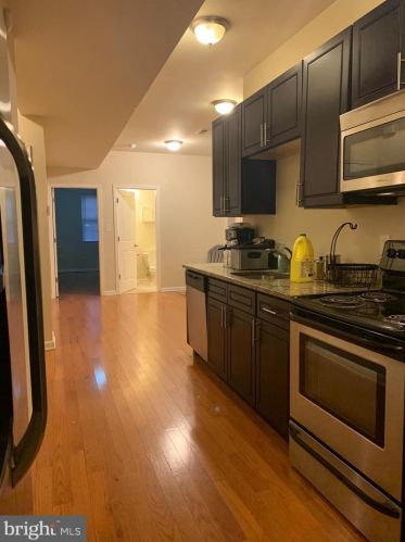 2233 Camac St, Philadelphia, PA 19133-1014