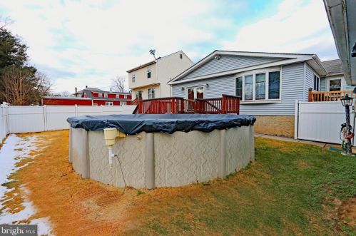 420 Pennsylvania Ave, West Deptford NJ 08063-1223 exterior