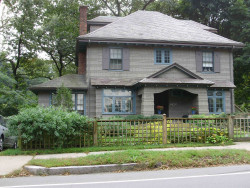 1452 Beacon St, Newton, MA 02468-1613