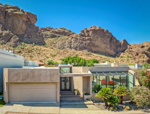 5761 Echo Canyon Cir, Phoenix AZ  85018-1270 exterior