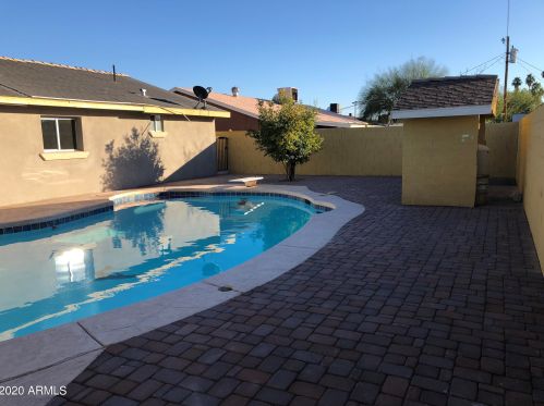 4036 76 Ave, Phoenix AZ 85033-1237 exterior