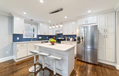 21 Beacon Pl, Chelsea MA  02150-1705 exterior