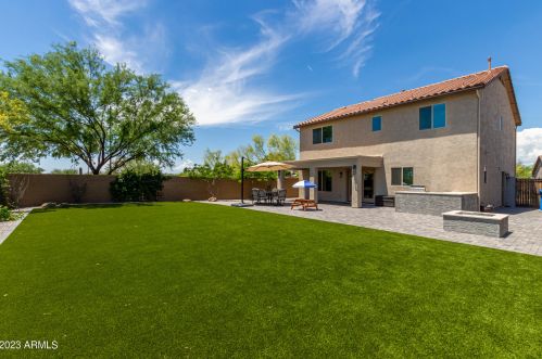 1735 Desperado Way, Phoenix AZ  85085-6329 exterior