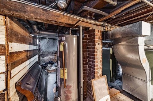 11 Sycamore St, Montgomery MA 01085-3215 exterior