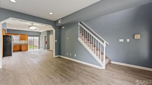 30 Whittier St, Carteret NJ  07008-2855 exterior