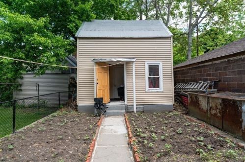 193 Union St, Lawrence MA 01843-1609 exterior