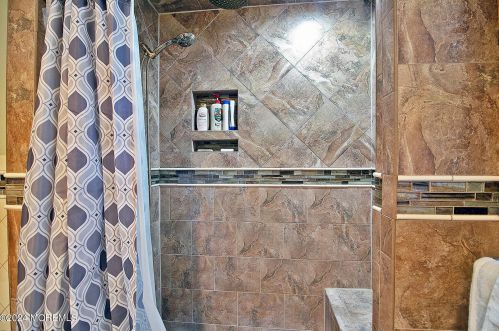 1062 Lakehurst Ave, Jackson Twp NJ 08527-5250 exterior