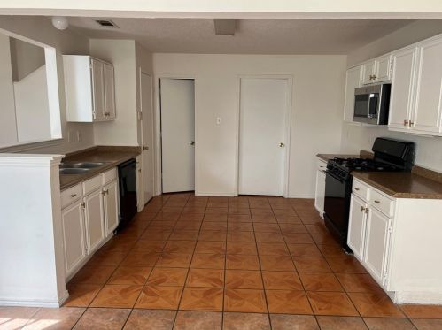 5108 Wolverton Ct, Garland TX  75043-2078 exterior