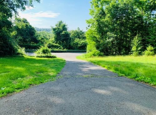 244 Hadley St, South Hadley, MA 01075-1014