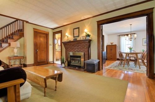 132 Elm Ave, Quincy MA 02170-2939 exterior