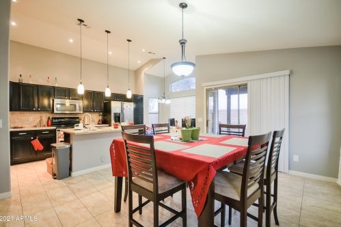 2251 63 Dr, Phoenix AZ 85033-1630 exterior