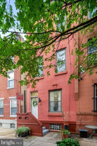 725 15th St, Philadelphia, PA 19146-2213