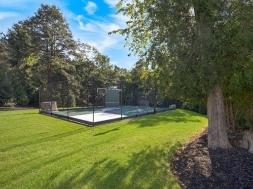 4 Sayles Rd, Hingham MA 02043-2678 exterior