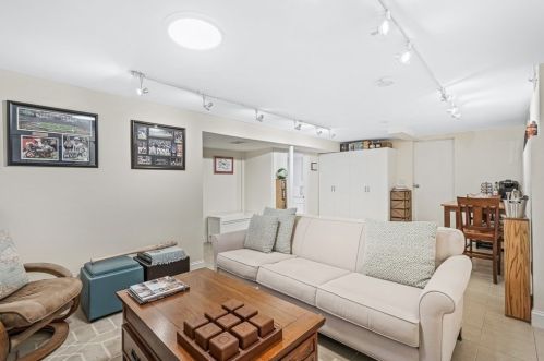 8 Clyde Ter, Arlington MA 02474-1509 exterior