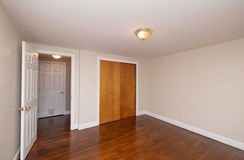 194 Hart St, Taunton MA 02780-6945 exterior