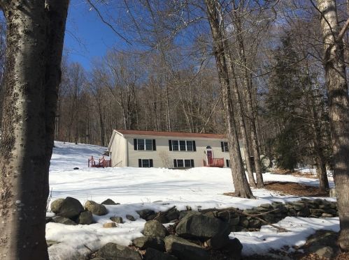 22 Nagler Cross Rd, Montgomery, MA 01050-9771