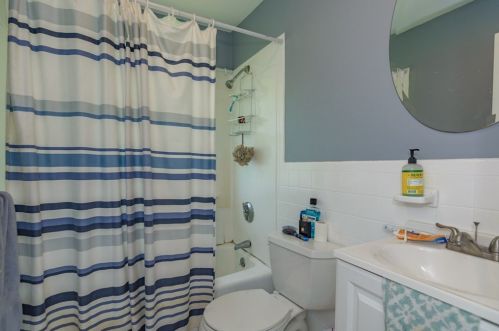 20 Danbury Dr, Methuen MA 01844-2557 exterior