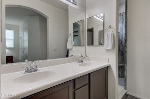 7429 19th St, Phoenix AZ  85042-5795 exterior