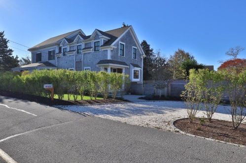 125 Seaview St, Chatham MA 02633-2330 exterior