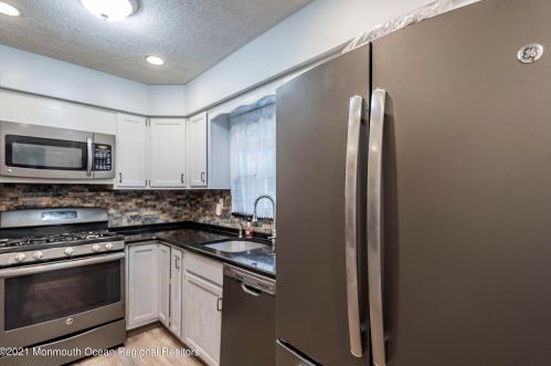 49 Cooks Bridge Rd, Jackson Twp NJ  08527-2523 exterior