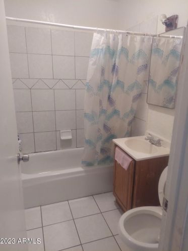 216 Carol Ave, Phoenix AZ  85020-2024 exterior