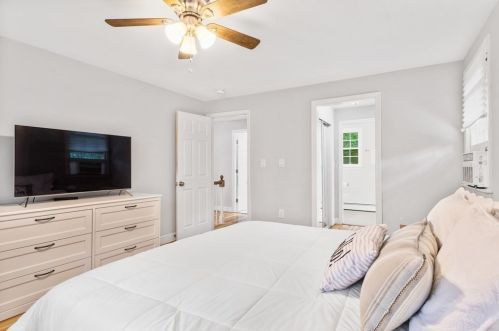 18 Pennacook St, Norfolk MA  02056-1117 exterior