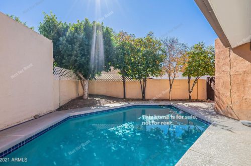 237 Denton Ln, Phoenix AZ 85014-2676 exterior