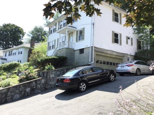 93 Ripley St, Newton, MA 02459-2210