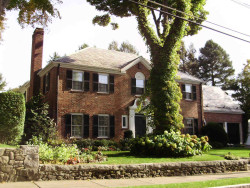 84 Cotton St, Newton, MA 02458-2622