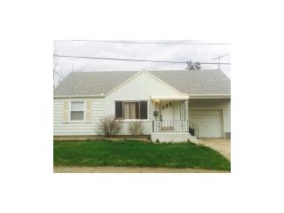 2107 Franklin Pl, Canton, OH 44709-2321