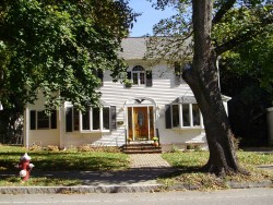 182 Parker St, Newton, MA 02459-2551