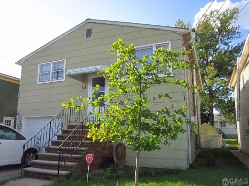 12 Holly St, Carteret, NJ 07008-2419