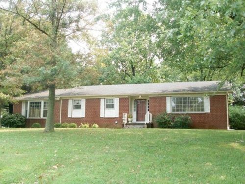 310 Hillaire Dr, Hopkinsville, KY 42240-4908