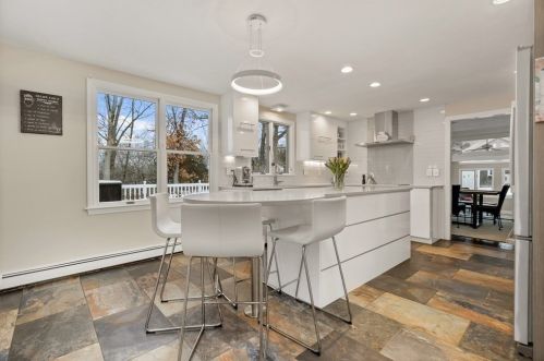 100 Manatee Rd, Hingham MA 02043-3064 exterior