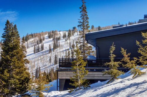 143 White Pne Cyn Rd, Park City UT 84060-6505 exterior