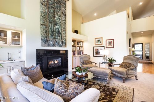 2457 Fairway Vlg Dr, Park City UT 84060-7023 exterior